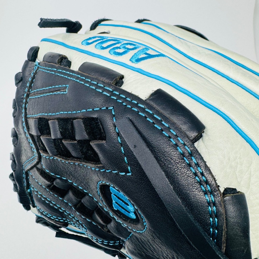 Wilson Aura A800 Fastpitch Softball Glove 12.5 Inch White Black Blue A08LF16125 - Picture 7 of 14